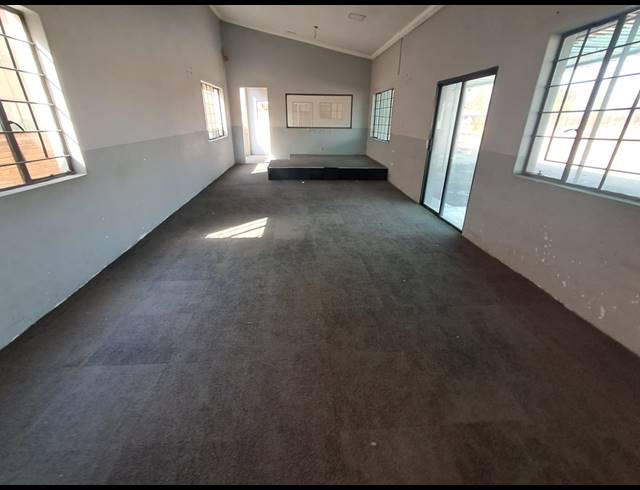 M² WORKSHOP TO LET IN NOLDICK